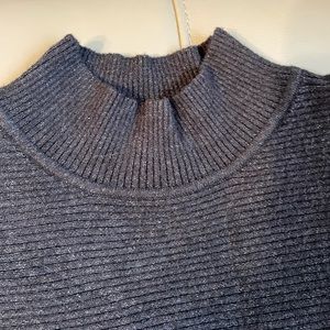 Charcoal gray batwing sweater-great shape!